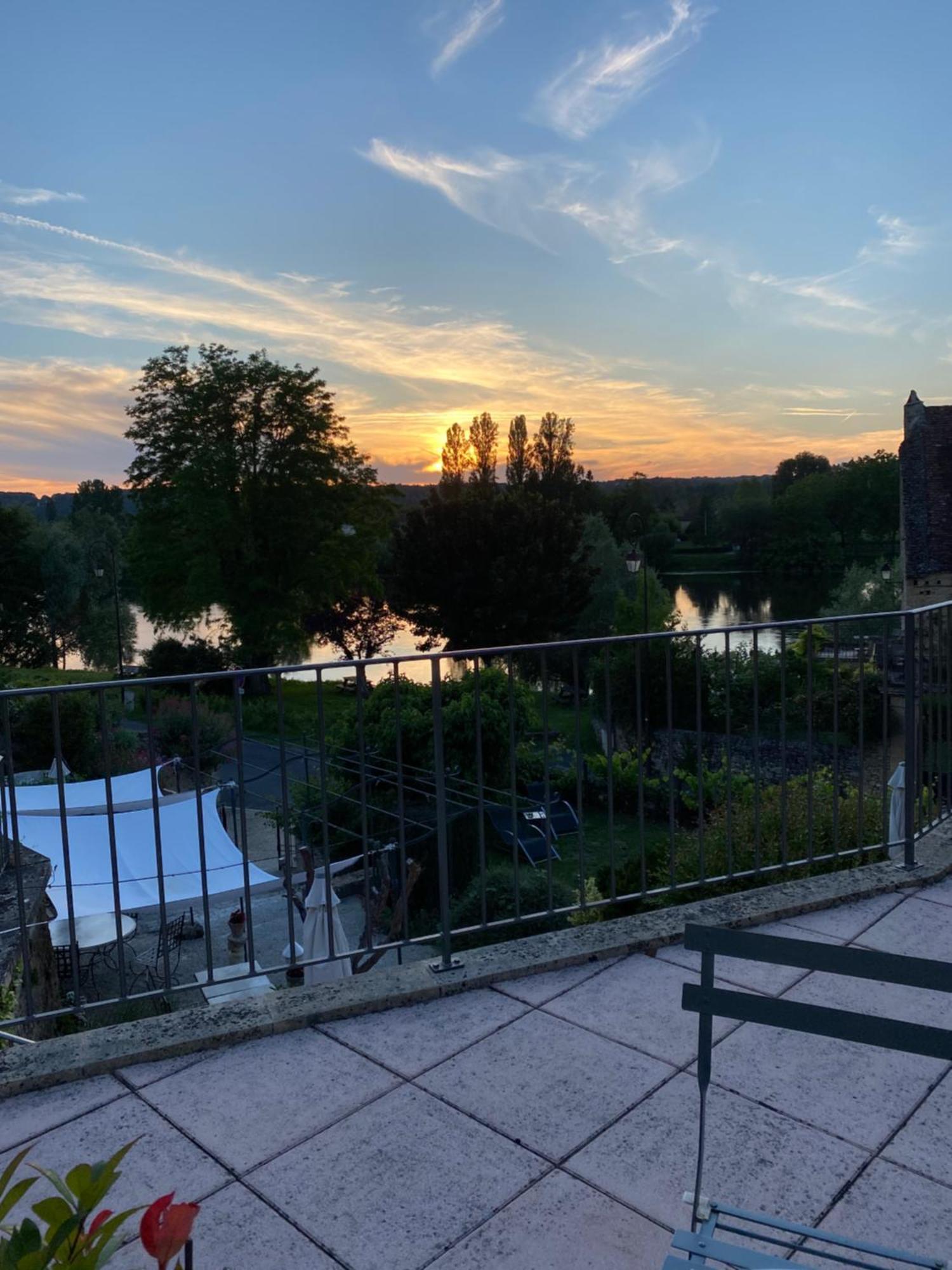 Hotel-Restaurant Cote Rivage Badefols-sur-Dordogne Exterior foto