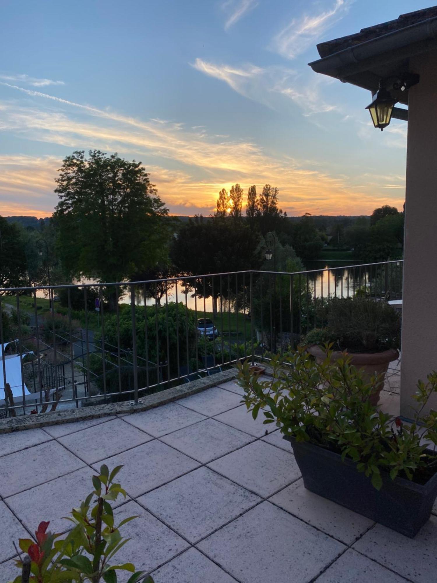 Hotel-Restaurant Cote Rivage Badefols-sur-Dordogne Exterior foto