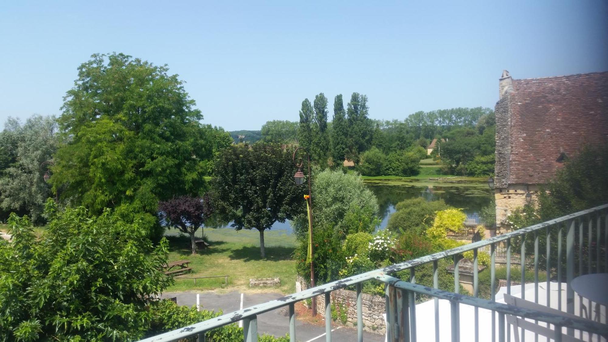 Hotel-Restaurant Cote Rivage Badefols-sur-Dordogne Exterior foto