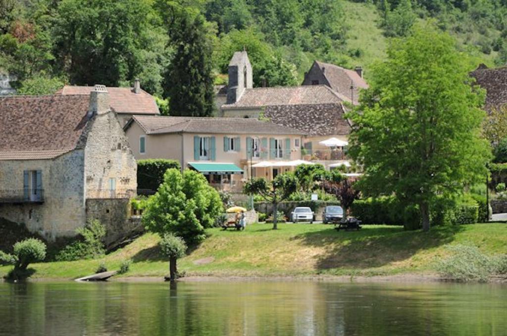 Hotel-Restaurant Cote Rivage Badefols-sur-Dordogne Exterior foto